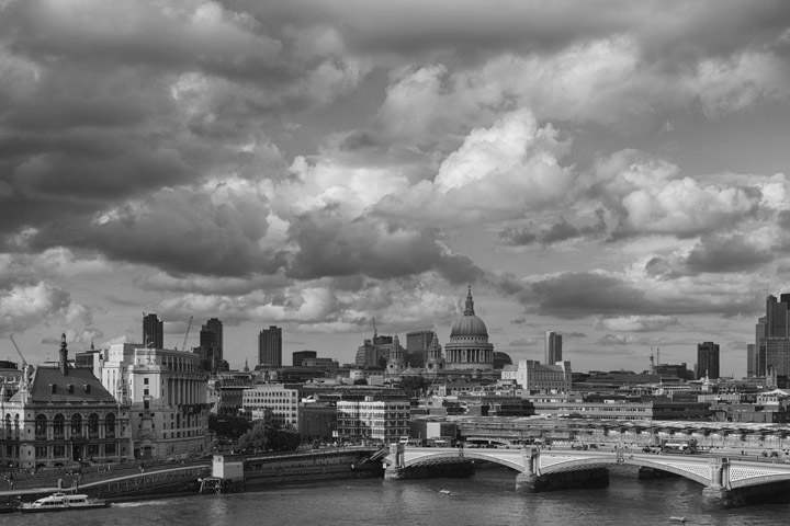 Black and white photograph of the London skyline at Blackfriars 